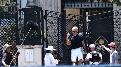 El actor Edgar Ramírez durante la grabación de la serie sobre Gianni Versace en Miami.