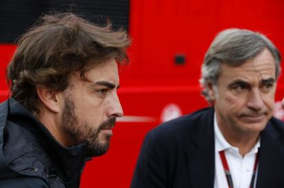 Fernando Alonso, en Spielberg, junto a Carlos Sainz.