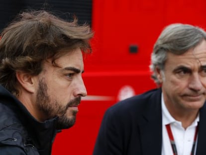 Fernando Alonso, en Spielberg, junto a Carlos Sainz.