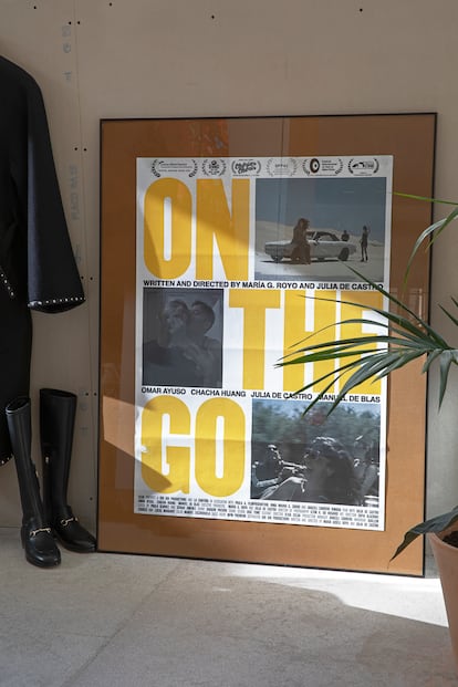 Cartel de la película 'On the Go', codirigida por Julia de Castro y María Gisèle Royo.