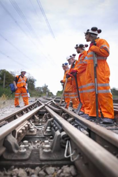 Equipos de mantenimiento ferroviario.