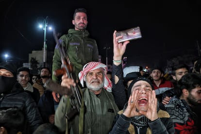 Manifestación en Idlib para movilizar hombres en defensa de las nuevas autoridades, este jueves.