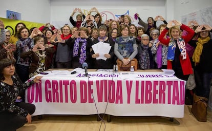 Lectura del manifiesto feminista en Valencia.  