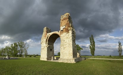 La puerta Heidentor, en Carnuntum.