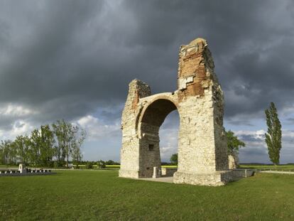 La puerta Heidentor, en Carnuntum.