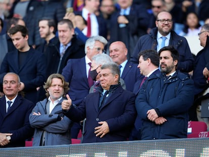 Laporta, el domingo en el palco del Camp Nou durante el Barcelona-Valencia.