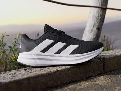 Estas zapatillas Adidas Galaxy 7 son las más vendidas en Amazon