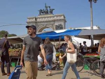 Puestos de un mercado junto a Grand Army Plaza, en Brooklyn (Nueva York).