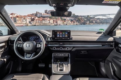 El nuevo HONDA CR-V está equipado con Honda SENSING 360º, el sistema de seguridad y asistencia al conductor más avanzado hasta la fecha.