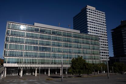 En la imagen, distrito administrativo de la Generalitat en la Zona Franca.