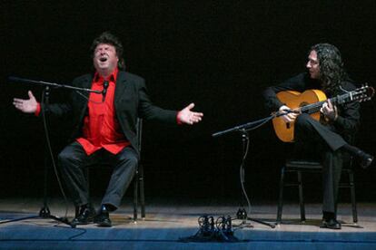 Enrique Morente, a la izquierda, y Tomatito, en su actuación en el neoyorquino Carnegie Hall.