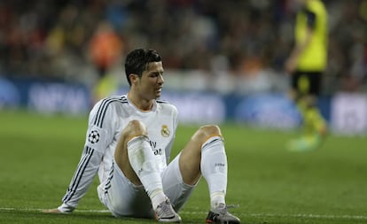 Cristiano se lamenta tras perder ante el Dortmund en las semifinales de la Champions 2014.