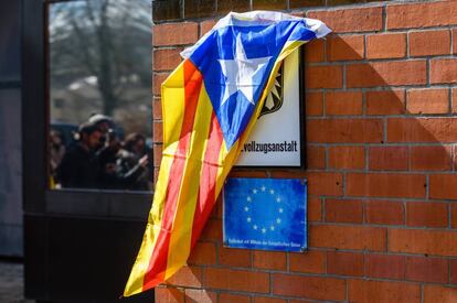 Entrada de la cárcel de Neumünster donde permanecía detenido Carles Puigdemont. 