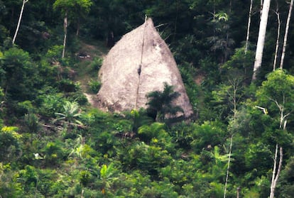 Residência indígena fotografada em 2017 no Amazonas.