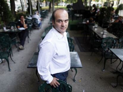 Caf&eacute; Gij&oacute;n owner Jos&eacute; Manuel Escamilla on the terrace on Paseo de Recoletos.