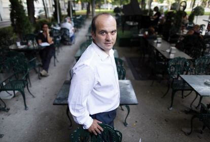 Café Gijón owner José Manuel Escamilla on the terrace on Paseo de Recoletos.