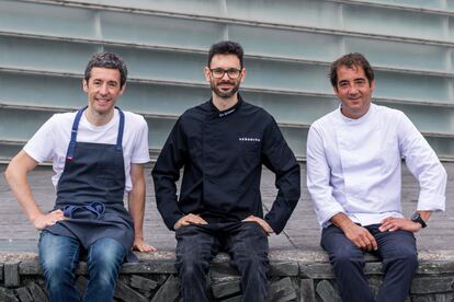 Los cocineros Dani Lasa, Ion Gutiérrez y Borja García.