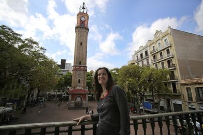 Carla Carbonell, en la plaza de la vila de Gràcia