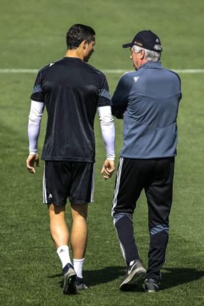 Ronaldo y Ancelotti en un entrnamiento.