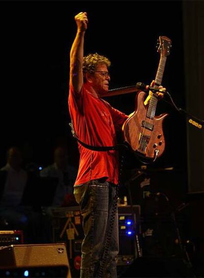 Lou Reed, durante su acutación de anoche en Málaga.