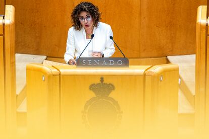 La vicepresidenta primera del Gobierno y ministra de Hacienda, María Jesús Montero, durante una intervención en el Senado.