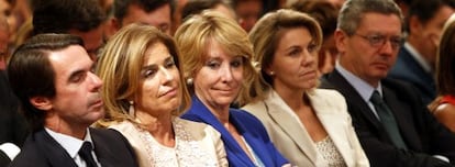 La cúpula del PP asiste a la presentación del libro de Rajoy.