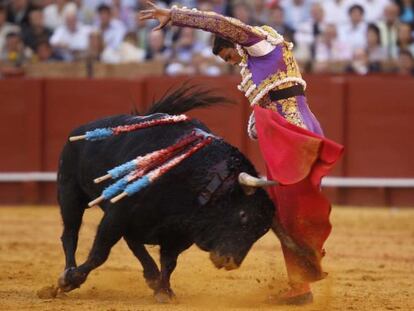 Manzanares en una corrida de la Feria de Abril de 2011.