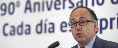 El presidente de Iberia, Luis Gallego, durante su intervención en el encuentro en el que también ha participado el presidente de CEOE, Joan Rosell.