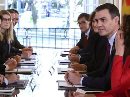 Primera reunión de la mesa de diálogo entre el Gobierno y la Generalitat.