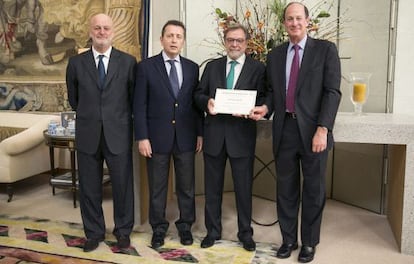 Ram&oacute;n Gil Casares, Javier Cremades, Juan Luis Cebri&aacute;n and John Wolf. / 