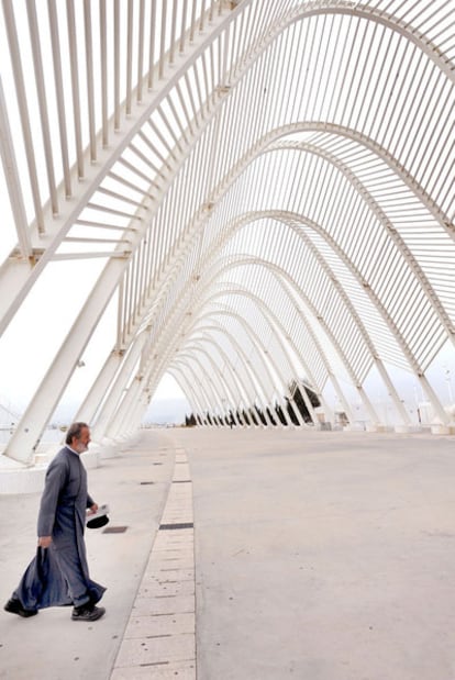 Un puente del anillo olímpico de Atenas diseñado por el arquitecto Santiago Calatrava.