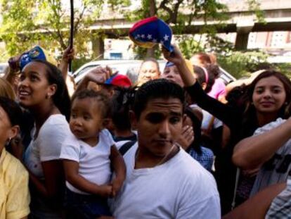 Seguidores de Henrique Capriles ayer en Caracas. 