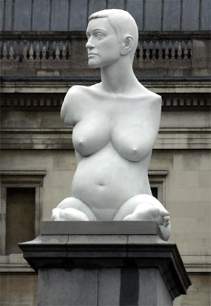 La estatua 'Alison Lapper', inaugurada hoy en Londres.