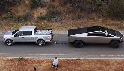 Tesla Cybertruck vs Ford F-150.