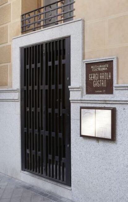 Puerta del restaurante Sergi Arola Gastro, esta tarde.