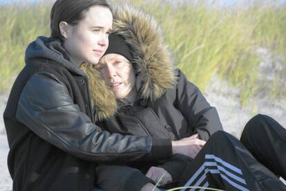 Ellen Page y Julianne Moore, en el filme.