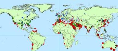 Distribución de las 16.000 desaladoras. El color indica la fuente del agua y las figuras geométricas, la tecnología usada.