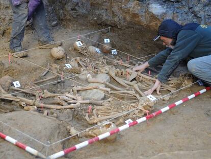 Trabajos de exhumación de fusilados en la Guerra Civil en Zigoitia (Álava).