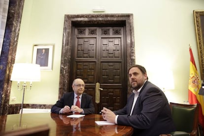 Oriol Junqueras y Cristóbal Montoro, el pasado viernes en Hacienda .