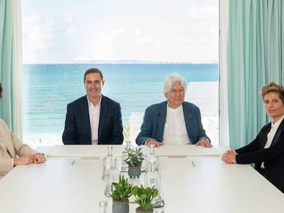 Sabina Fluxá, consejera delegada de Iberostar; Keith Barr, consejero delegado de IHG; Miguel Fluxá, presidente de Iberostar y Gloria Fluxá, responsable de Sostenibilidad de Iberostar.