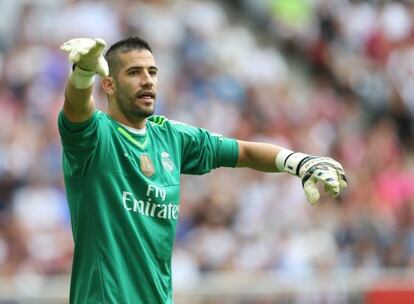 Kiko Casilla, durante un partido con el Madrid.