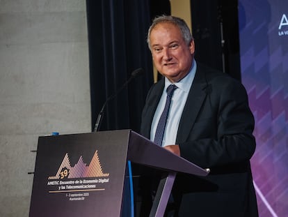 El ministro de Industria, Jordi Hereu, este miércoles, en un foro organizado por Ametic en Santander.