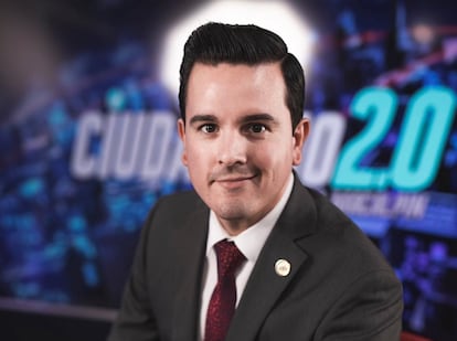 Gustavo Macalpin, exconductor del programa Ciudadano 2.0, en Canal 66 de Mexicali, Baja California.