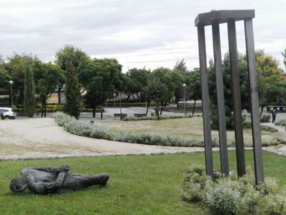 A statue of Catalan former leader Jordi Pujol, who faces charges of tax evasion after it was discovered last year that he had salted millions of euros away in a secret account in Andorra. The statue was toppled from its plinth on a roundabout in Premiá de Dalt, Barcelona province, last September, but was subsequently repositioned.