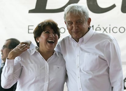 La nueva secretaria de Educación, Delfina Gómez, junto a López Obrador, en un acto en septiembre de 2019.