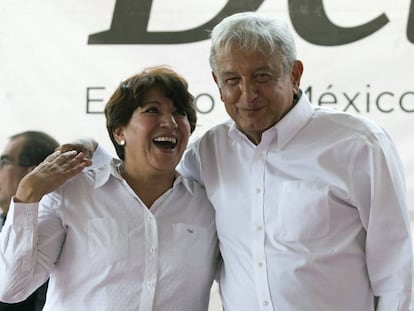 La nueva secretaria de Educación, Delfina Gómez, junto a López Obrador, en un acto en septiembre de 2019.