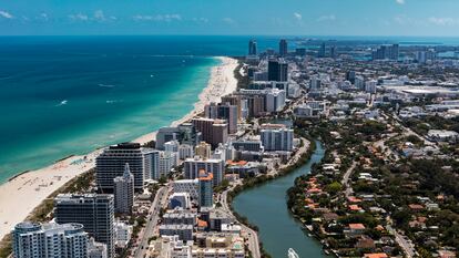 Una vista aérea de la zona de South Beach en Miami (Florida).