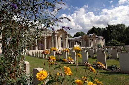 Cemitério 'Faubourg d''Amiens', sítios funerarios e memoriales da Primeira Guerra Mundial na Frente Ocidental