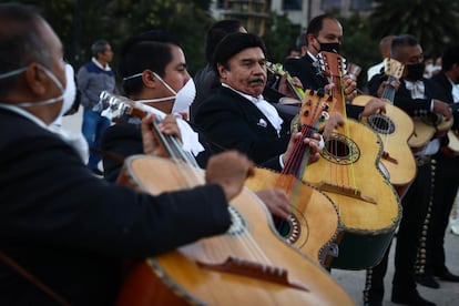 Miembros de una banda de mariachis en Ciudad de México.