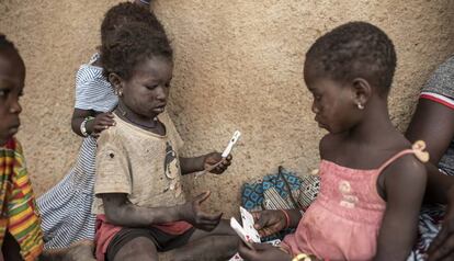 En la actualidad, solo Burkina Faso contabiliza 880.000 personas que han tenido que huir con lo puesto de sus hogares.